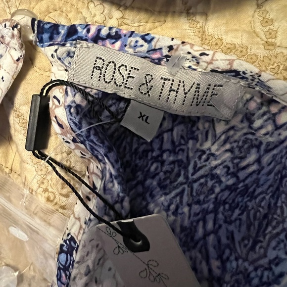 NWT Rose & Thyme top - Picture 3 of 10